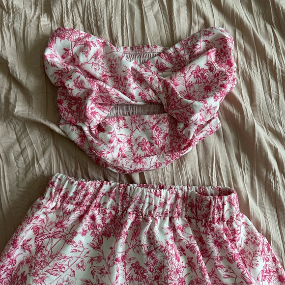 floral pink and white set - Picture 2 of 3